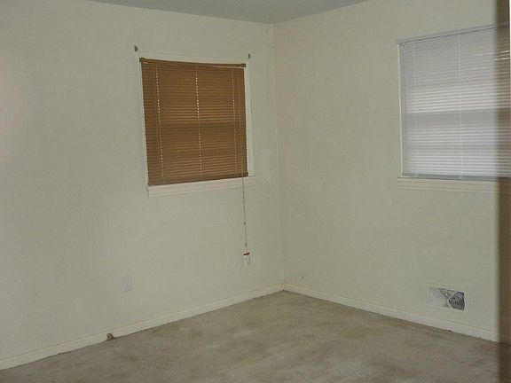 5th image of 324 Bellevue Ave