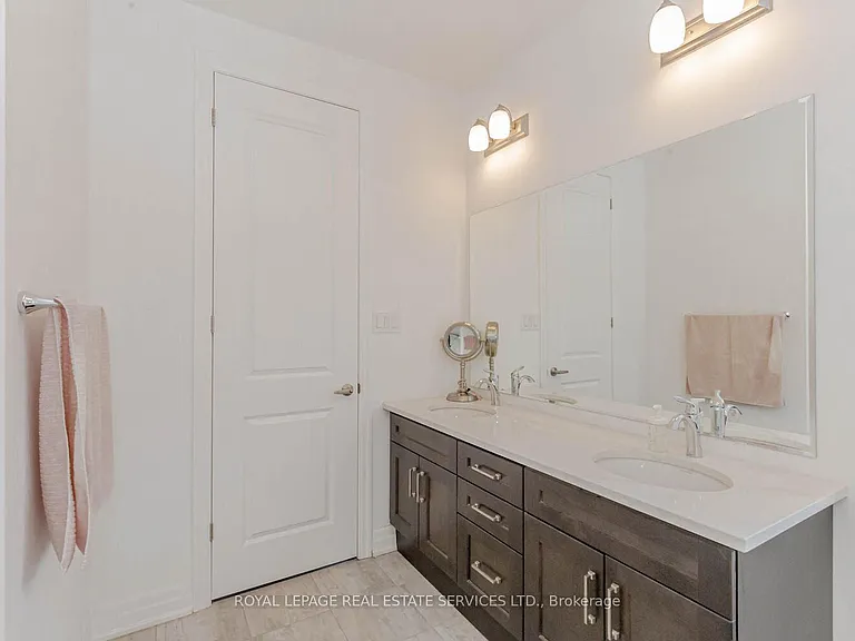 3334 Harasym Trl — Photo 21