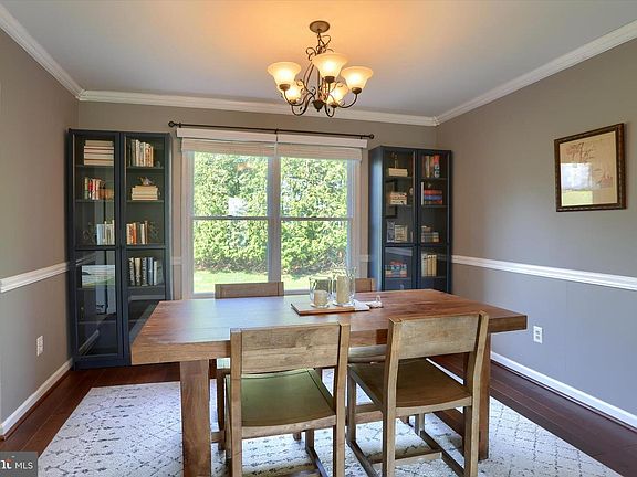 4th image of 1708 Deer Path Cir