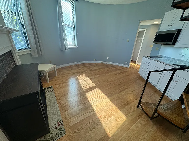 100 Riverway #C — Photo 4