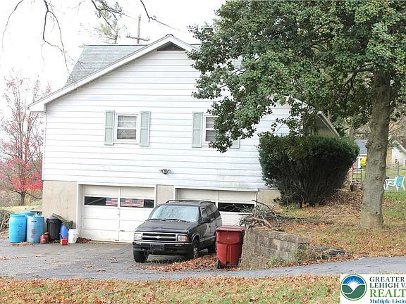 2nd image of 222 Myrtle Ave