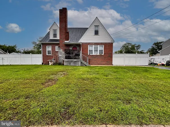 121 E Lafayette Ave, Magnolia, NJ 08049