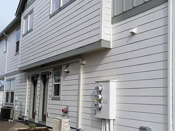 5th image of 7459 SE Kinnaman St Unit A