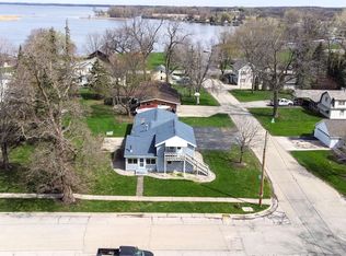 104 N 3rd Ave, Winneconne, WI 54986