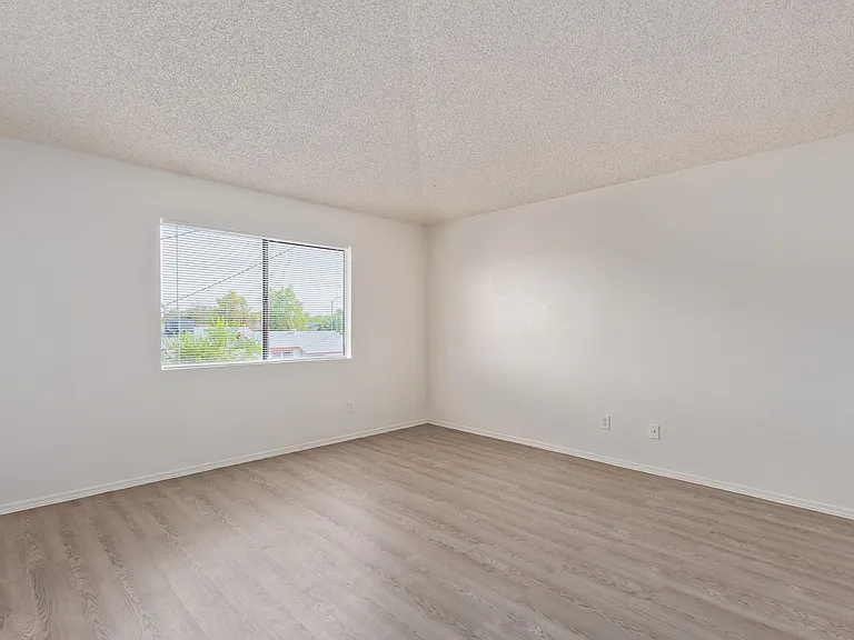 7211 N 54th Ave — Photo 53