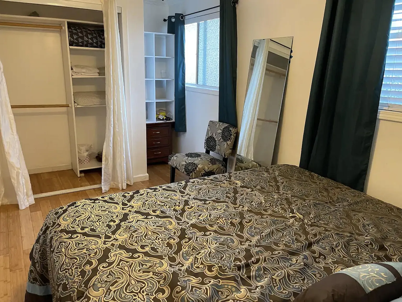 1 bed, 370 sqft, $800 — Photo 3