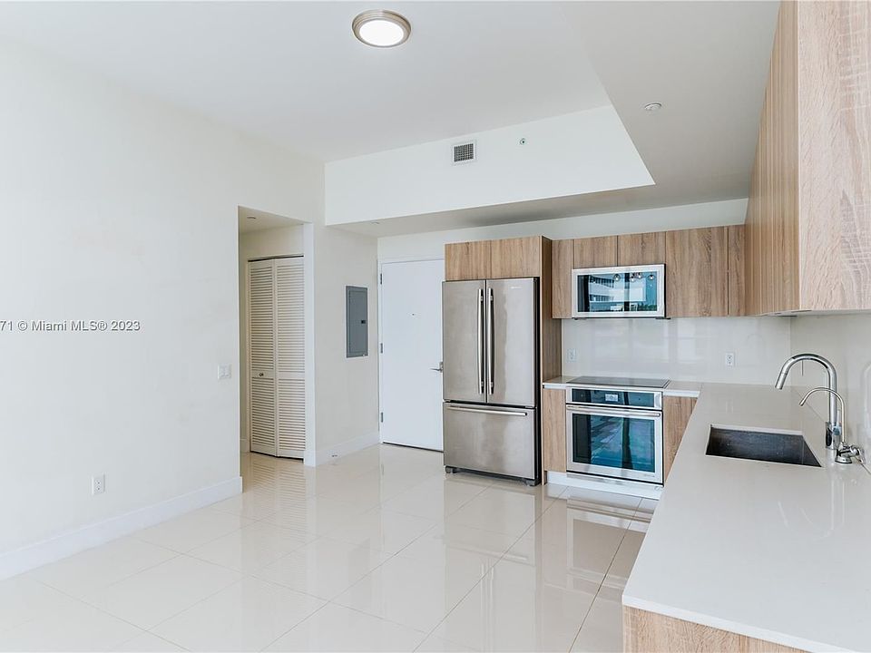 1st image of 2960 NE 207th St Unit 503