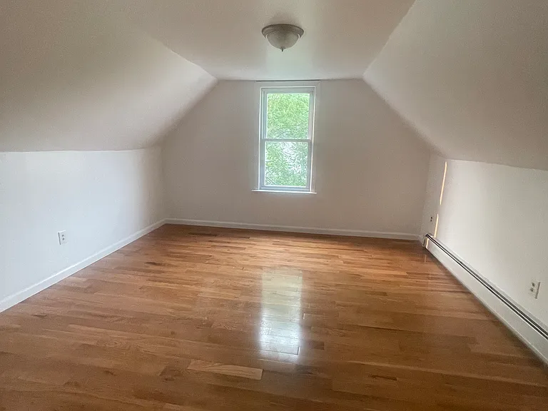 89 Franklin Ave #2 — Photo 7