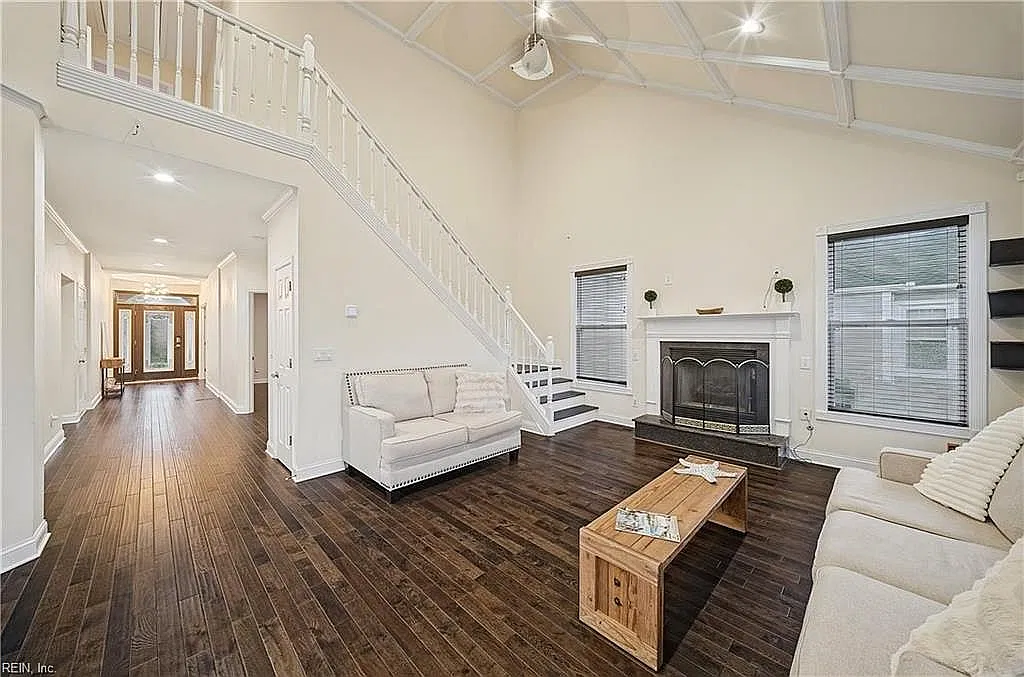 4 bed, 3.5 bath, 3400 sqft, $4,000 — Photo 4