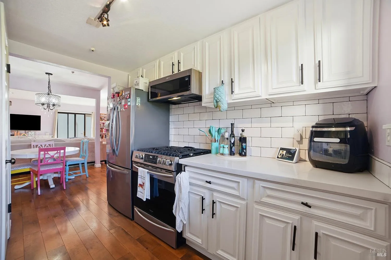 2521 Vallejo Street - Photo 8