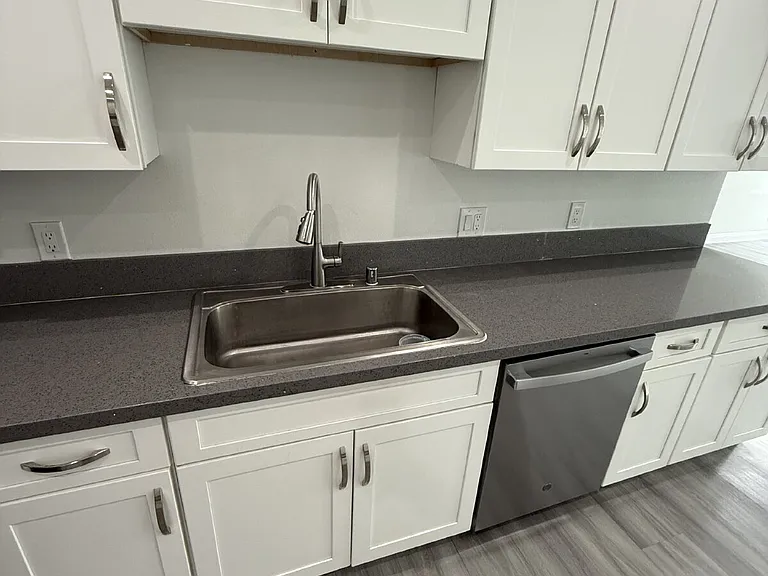 572 N Teakwood Ave #U1 — Photo 7