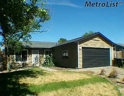 8016 Peppertree Way photo 1