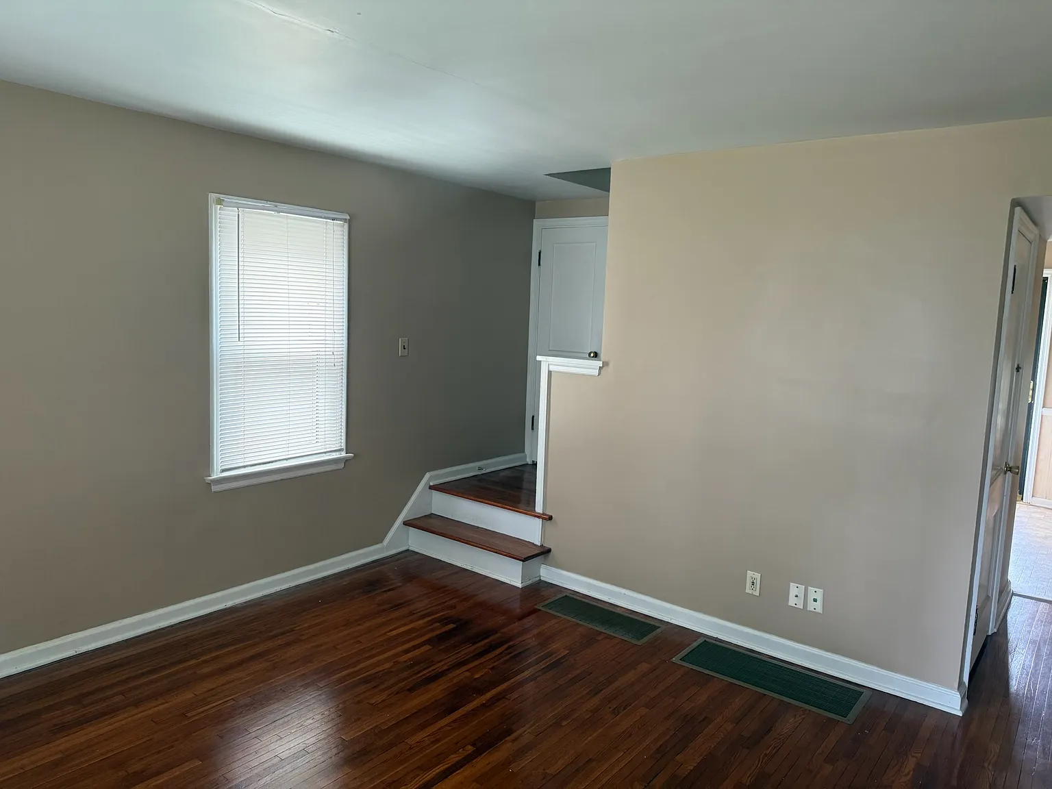 2 bed, $1,200 — Photo 3