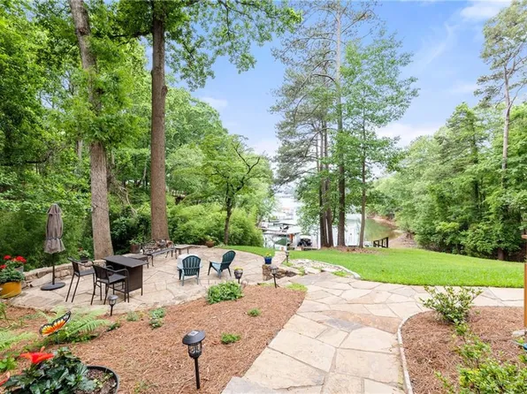 6446 Ford Rd, Flowery Branch, GA 30542