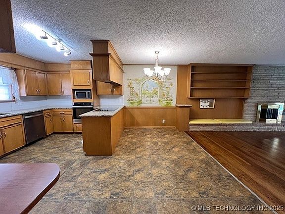 3rd image of 3707 S Canton Ave