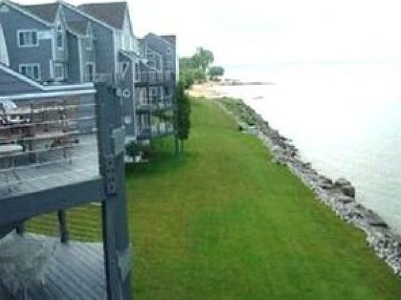 4th image of 132 Grand Hbr