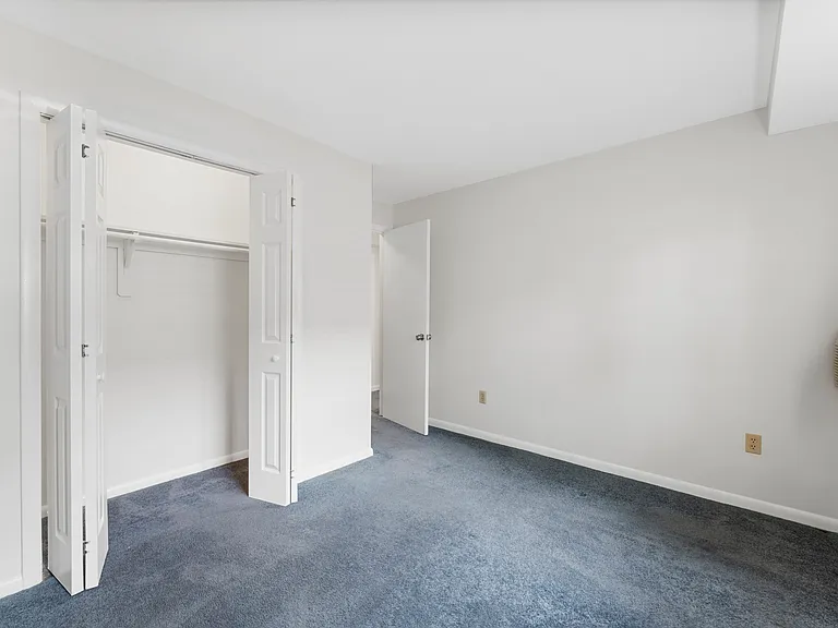 7034 Strathmore St #5 — Photo 13