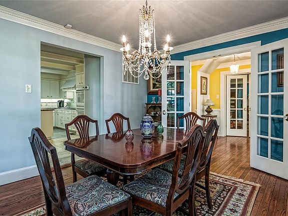 5th image of 2629 Woodmont Cir