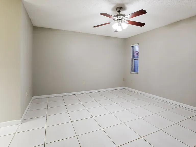 1739 SW 138th Ave — Photo 9