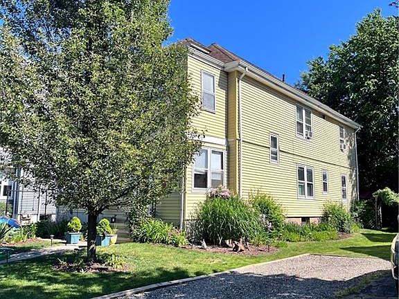 3rd image of 43 Foley St