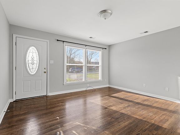 5th image of 3691 Niagara Dr