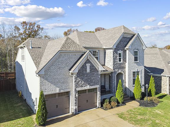 3rd image of 424 Warren Hill Dr