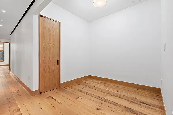 Rented by Compass | media 37