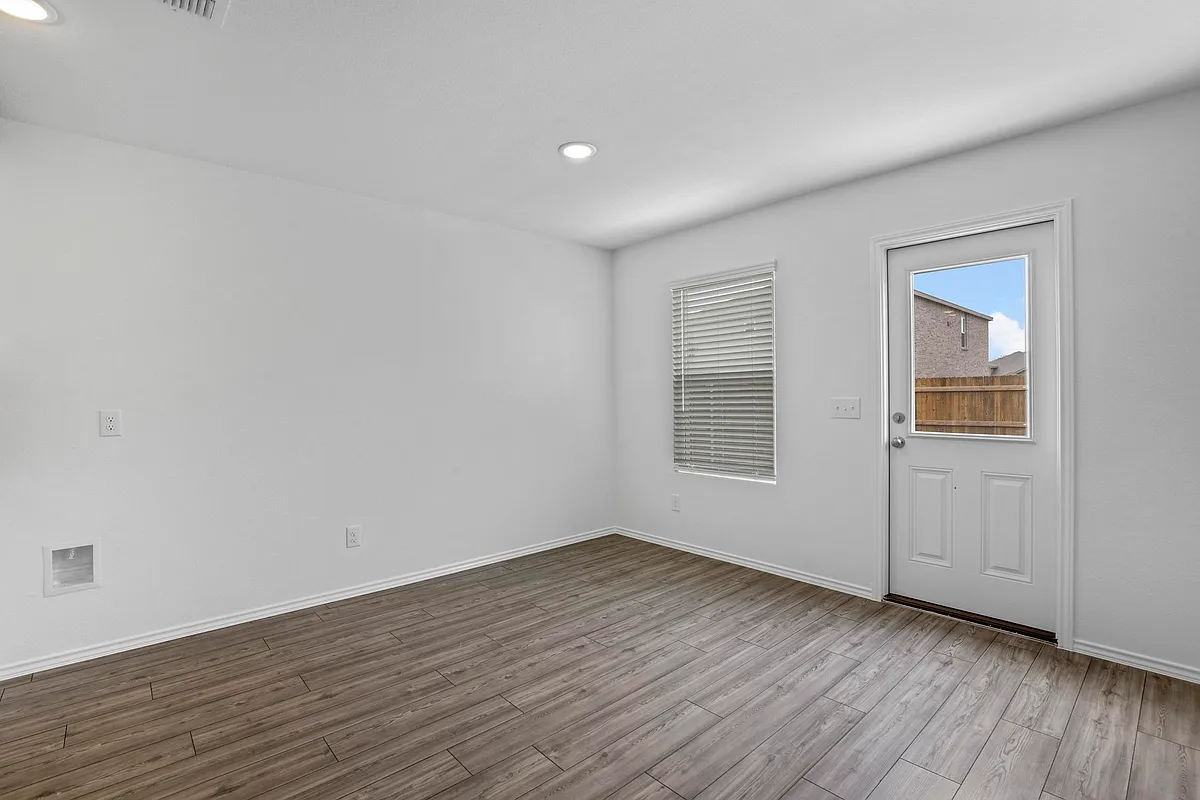 Building Photo - 4541 Benham Dr