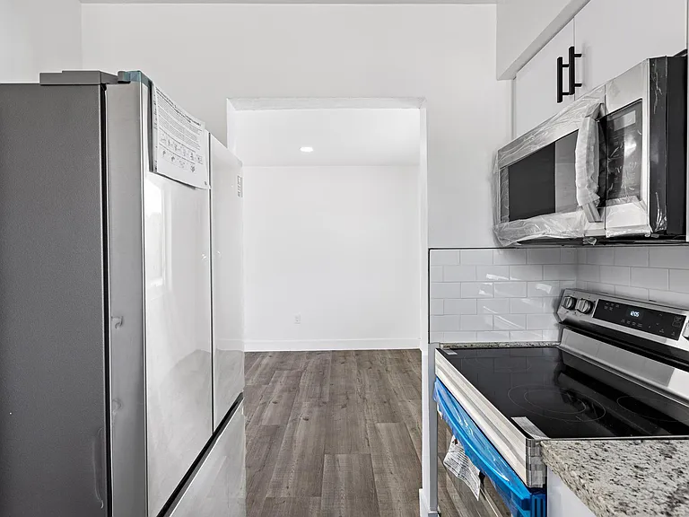 7600 N Miami Ave — Photo 24