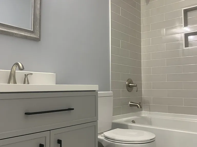 1013 Elm St — Photo 8