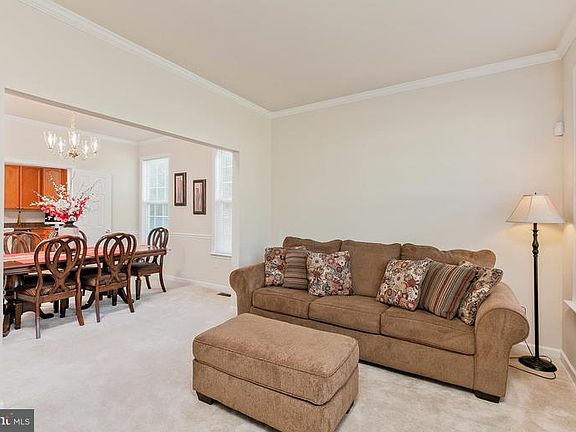 4th image of 31 Farragut Dr