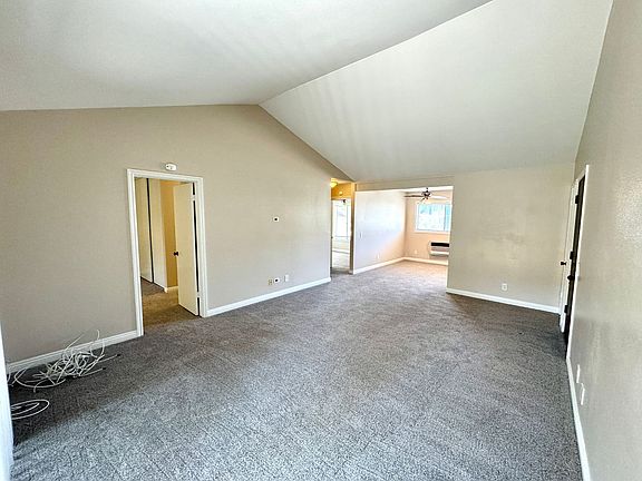 4th image of 960 E Bonita Ave Unit 32
