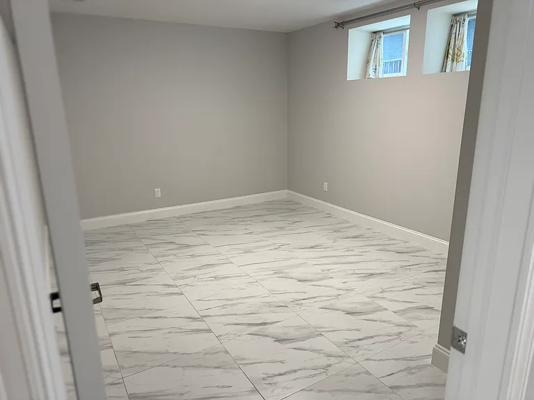183 Mac Gregor St #1 — Photo 8