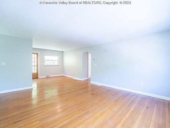 4th image of 3056 Falcon Dr