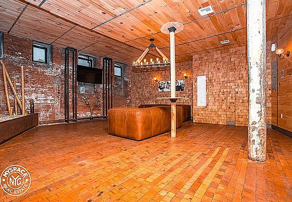 5th image of 943 Willoughby Ave #334