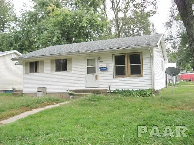 1600 Koch St photo 1