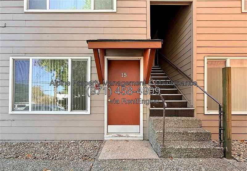 5625 SE Gladstone St #15
