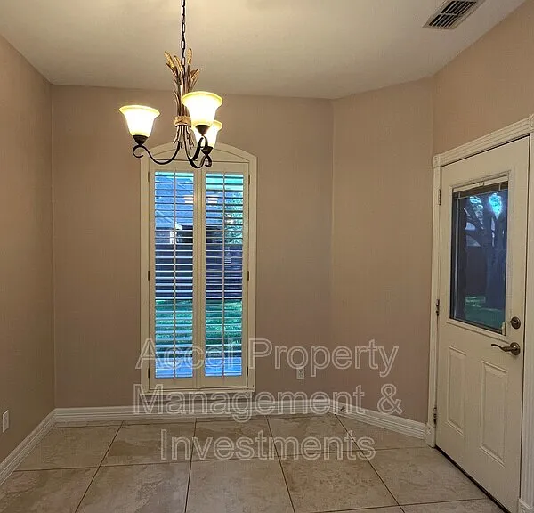 3911 Inez St — Photo 12