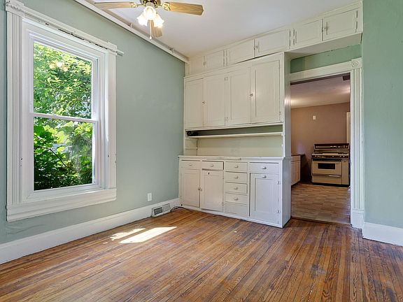 4th image of 305 Edmund Ave