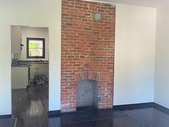 2nd image of 586 Miller Ave