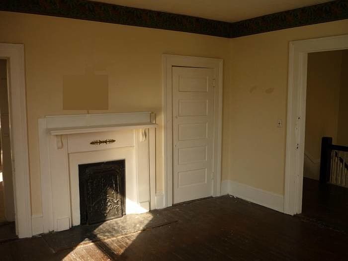 2nd image of 276B S Spring St