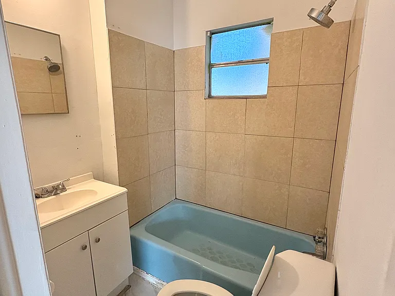 16 Aviles Dr — Photo 4