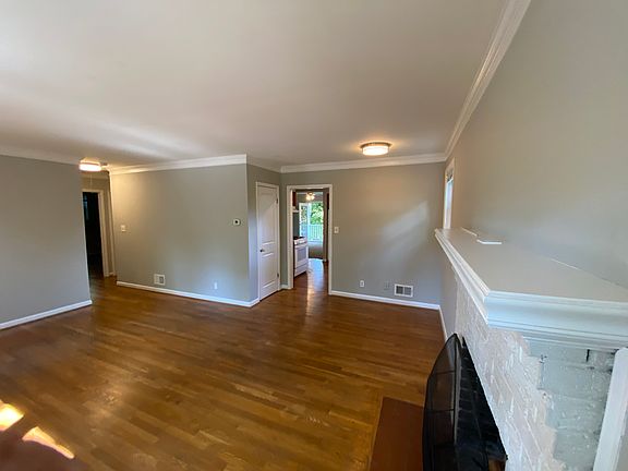 4th image of 4057 22nd St N