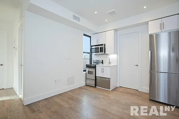 Rented by REAL New York | media 17