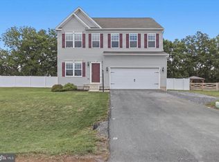 304 Paradise View Dr, Greencastle, PA 17225