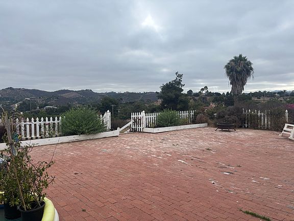 2nd image of 3458 Fairview Dr