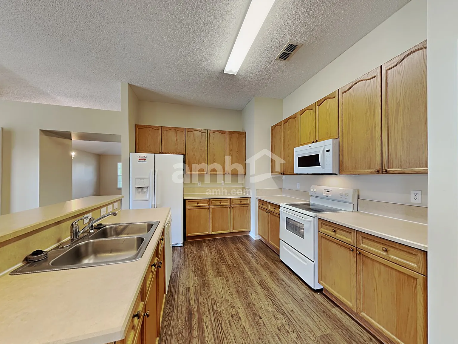 3 bed, 2.0 bath, 2035 sqft, $2,250 — Photo 4