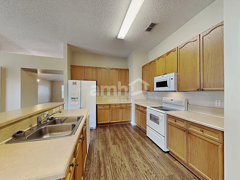 3353 Chapel Ct — Photo 4