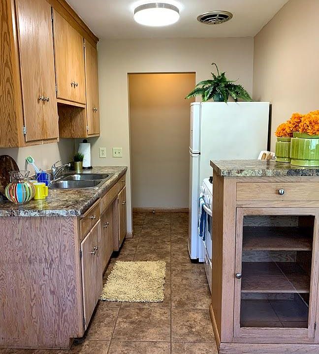 1st image of 212 W 65th St #0