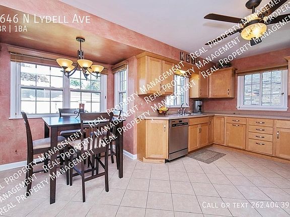 3rd image of 5646 N Lydell Ave
